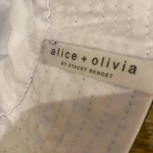 Alice and Oliva Bucket Hat Black with Daisies Reversible One Size Fits Most - Picture 7 of 7